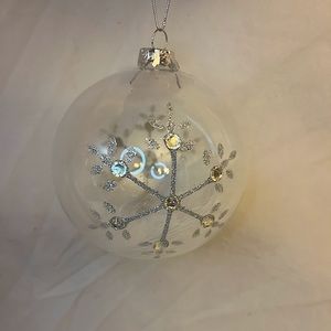 Avon Swarovski Elements Crystal Snowflake Ornament 2015 With Box